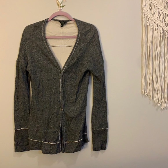 ☕️ ROOTS button up cardigan, size M ☕️ - Picture 1 of 5